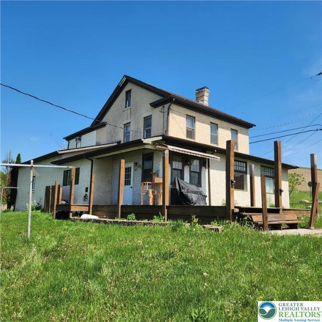 2357 Spring St, House other with 6 bedrooms, 2 bathrooms and null parking in Coplay PA | Image 40