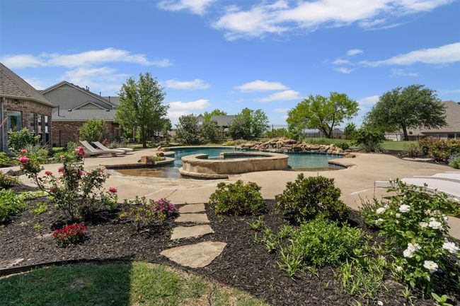 View of pool with a pool with connected hot tub | Image 34