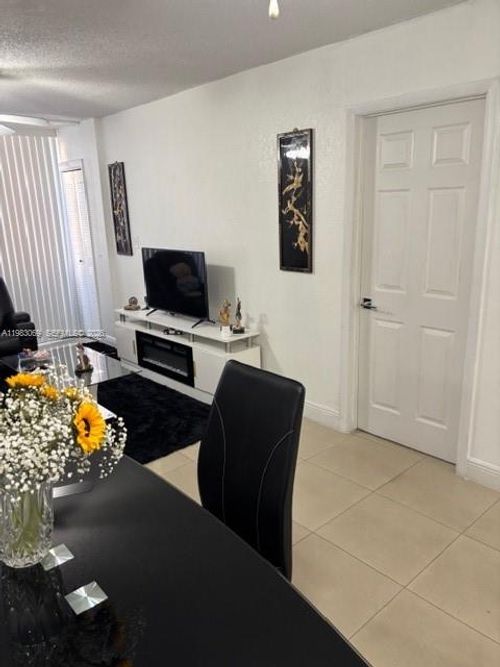 apt-112-1750 W 56th St, Hialeah, FL, 33012-2064 | Card Image