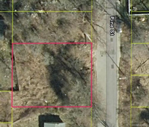 10 Pine Street, Babylon, NY, 11798 | Card Image