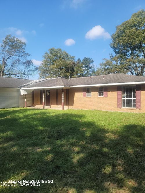 565 Kyries Hebert St, Eunice, LA, 70535-2845 | Card Image