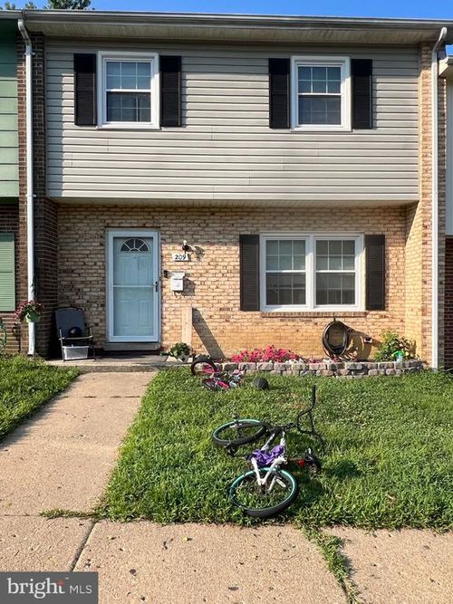 209 Overlook Ct, FREDERICKSBURG, VA, 22405-1955 | Card Image