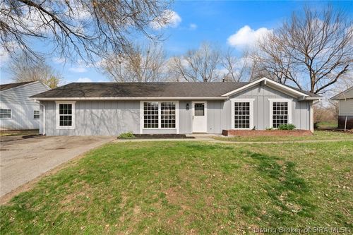 427 Webster Blvd, Jeffersonville, IN, 47130-6532 | Card Image