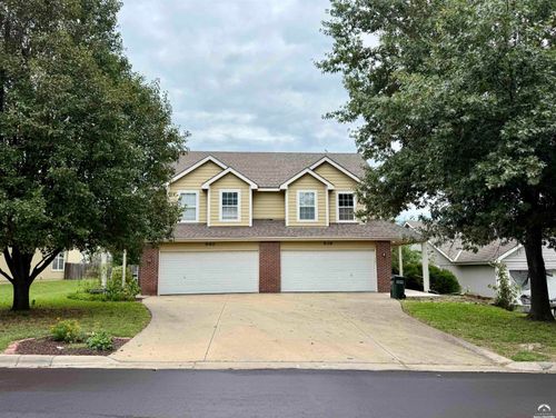 940 N Fieldstone Dr, Lawrence, KS, 66049-4271 | Card Image