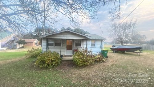 117 Thomas Ave, Oakboro, NC, 28129-8889 | Card Image