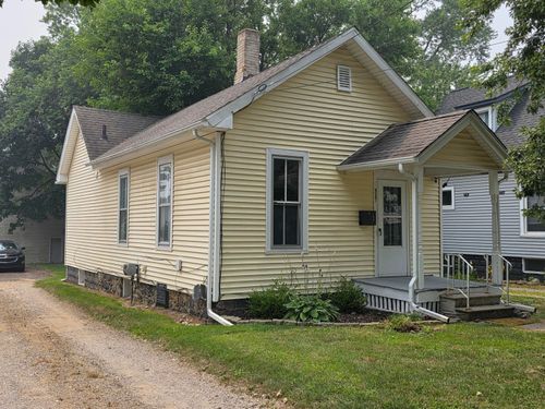 527 Webb St, Jackson, MI, 49202-3256 | Card Image