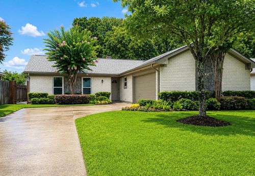 1418 Barrowgate Dr, Sugar Land, TX, 77498-2441 | Card Image