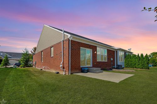 2279 Monte Vista Ct, Lake Orion, MI, 48360-1260 | Card Image