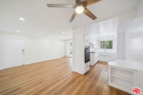 apt-8-842 Westbourne Dr, West Hollywood, CA, 90069-4627 | Card Image