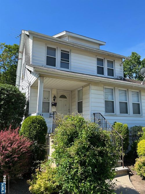 44 Hickory Ave, Bergenfield, NJ, 07621-4608 | Card Image