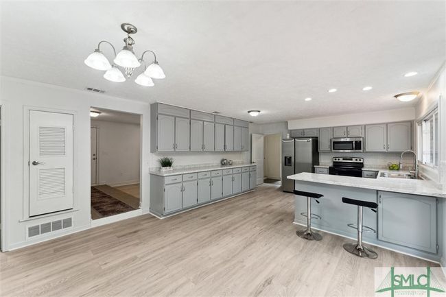 Dining Room / Kitchen Combo | Image 7