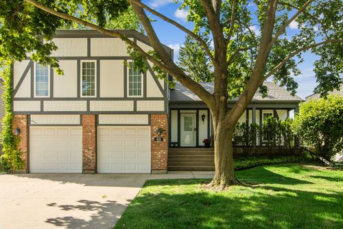 631 Thompson Boulevard, Buffalo Grove, IL, 60089 | Card Image