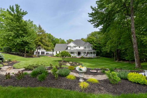 47 Hawk Dr, Bedford, NH, 03110-4805 | Card Image