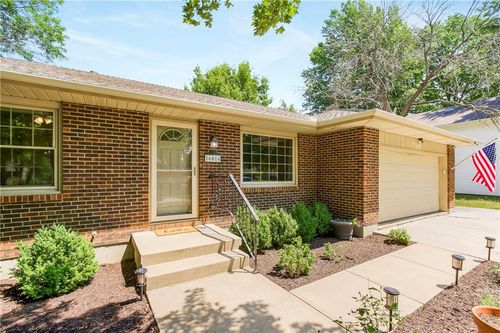 16016 W 151st Ter, Olathe, KS, 66062-3045 | Card Image