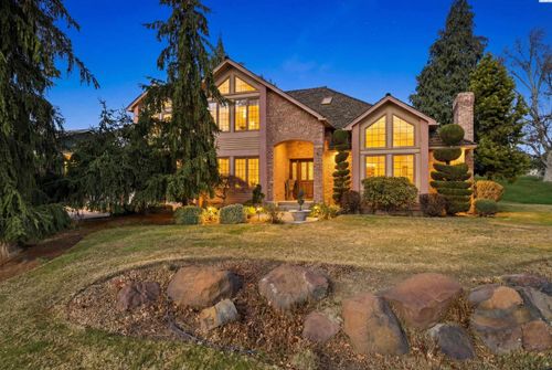 230 Greenbriar W, Richland, WA, 99352-9623 | Card Image