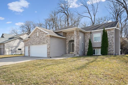 816 Southern Woods Pl Sw, Rochester, MN, 55902-1832 | Card Image