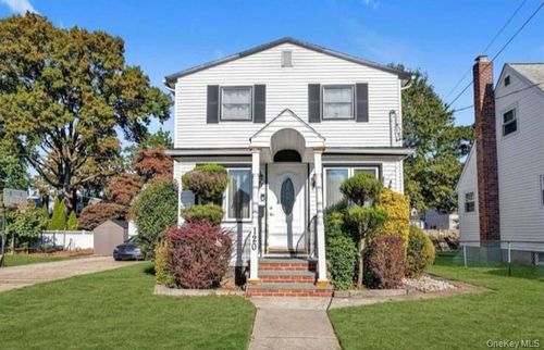 120 Memphis Ave, Floral Park, NY, 11001-3553 | Card Image