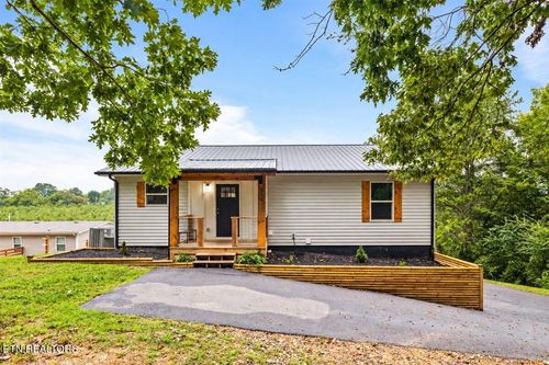150 Hatmaker Ridge Rd, Jacksboro, TN, 37757-4841 | Card Image