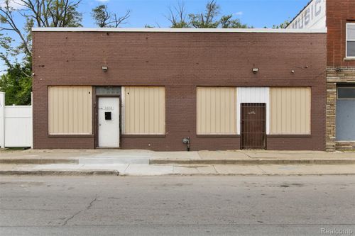 8633 Southfield Fwy, Detroit, MI, 48228-1975 | Card Image