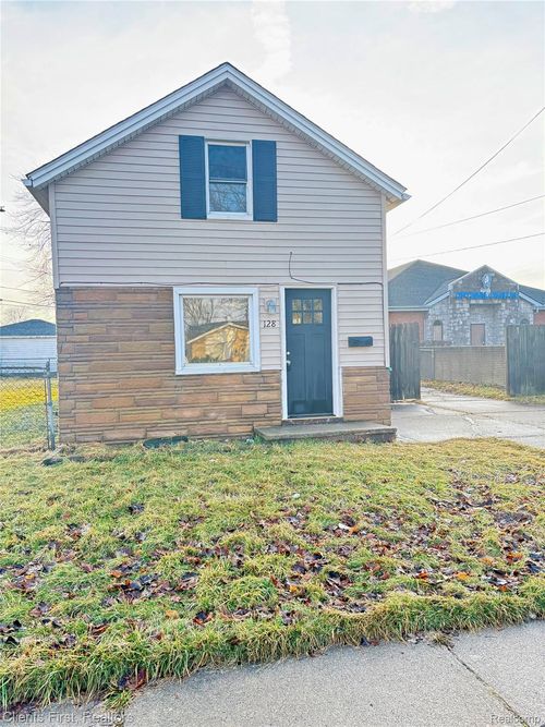 128 Henry Ruff Rd, Garden City, MI, 48135-1353 | Card Image