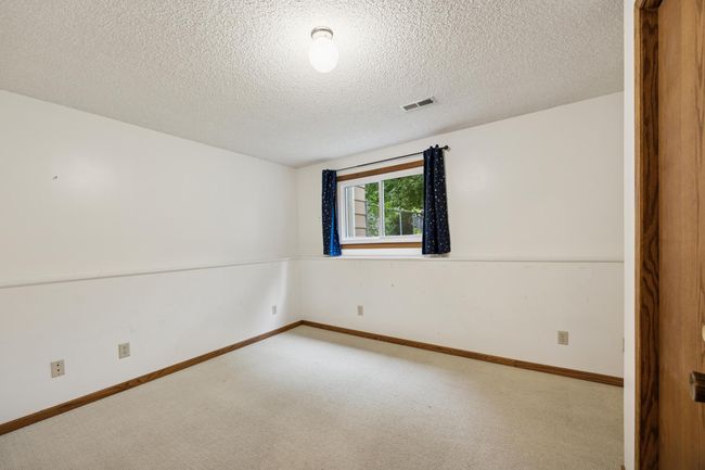 12_interior.jpg | Image 12