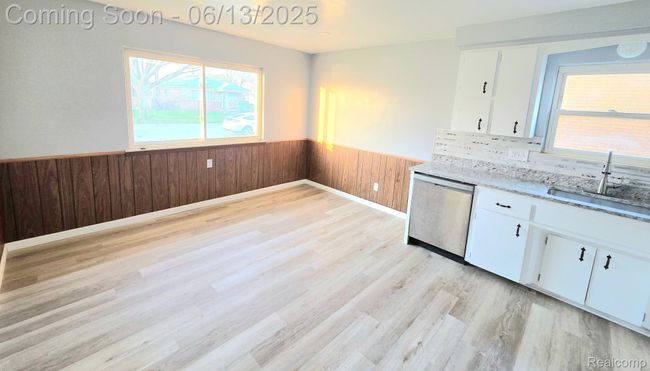 8340 Anna Ave, House other with 3 bedrooms, 2 bathrooms and null parking in Warren MI | Image 5