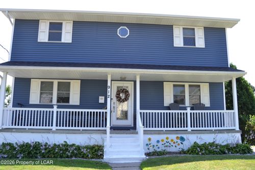 912 Throop St, Dunmore, PA, 18512-2528 | Card Image