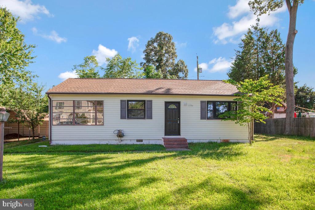 Lake Ave, Shady Side, MD 20764