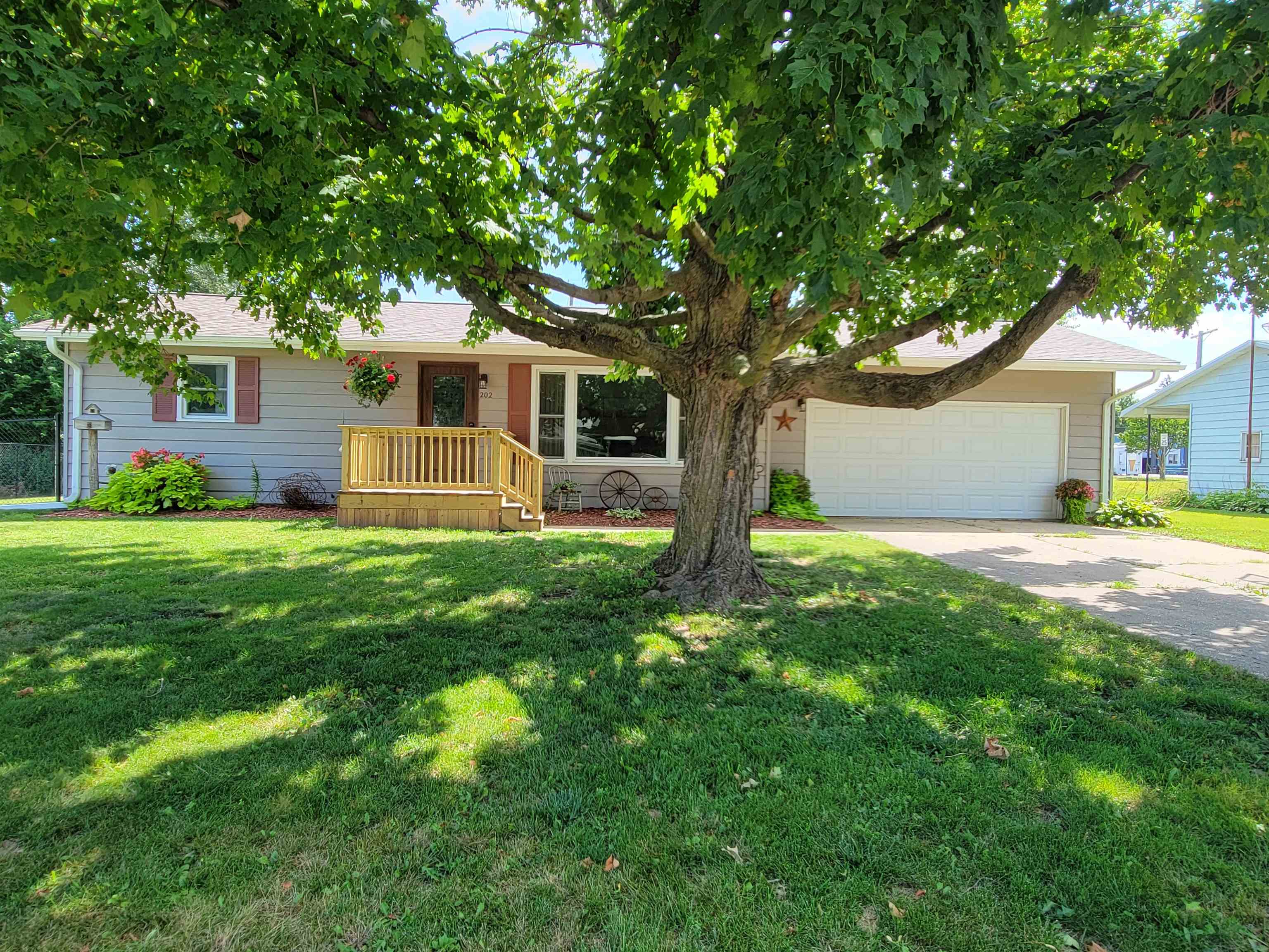 Cedar Ave, Brodhead, WI 53520
