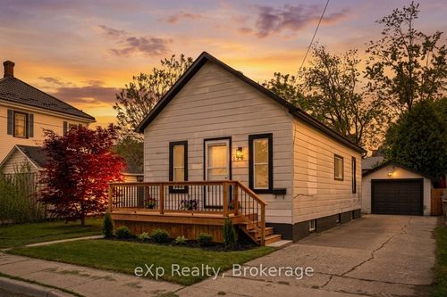 136 Adelaide Street S, Chatham Kent, ON, N7M4R7 | Card Image