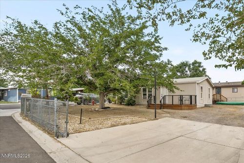 980 Villa Way, Fernley, NV, 89408-9612 | Card Image
