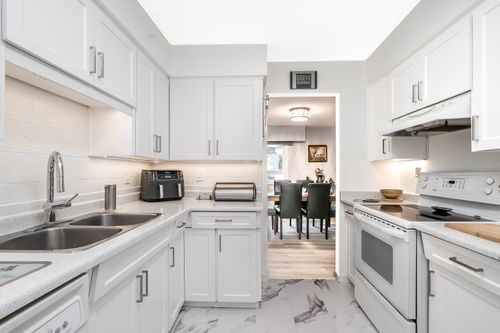 203-32040 Peardonville Rd, Abbotsford, BC, V2T6N8 | Card Image