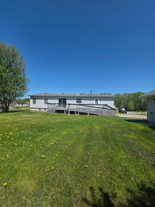908 Trailview St, Bovey, MN, 55709-2618 | Card Image