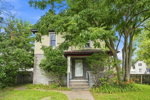 2626 Brady St, Davenport, IA, 52803-1516 | Card Image