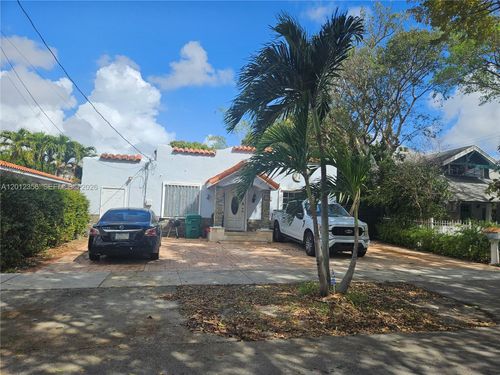 2231 Nw 4th Ter, Miami, FL, 33125-3324 | Card Image