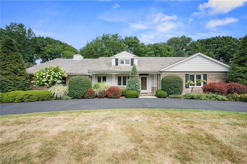 24425 Hilltop Dr, Beachwood, OH, 44122-1341 | Card Image