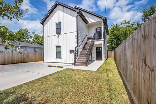 a-8529 Dosia St, Houston, TX, 77051-2620 | Card Image
