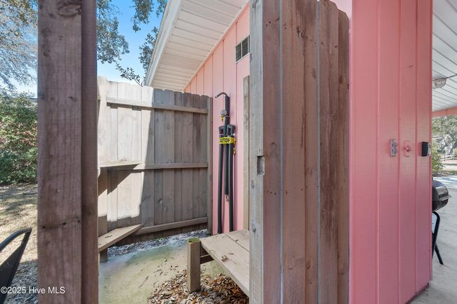 209 Sellers St, House other with 3 bedrooms, 2 bathrooms and null parking in Oak Island NC | Image 27