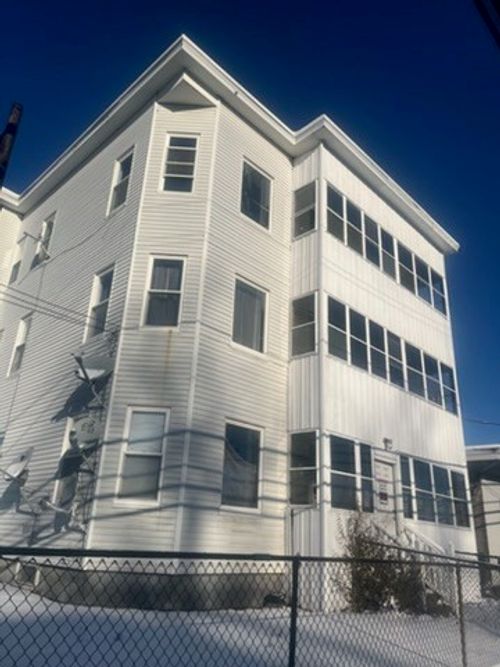 51 Pleasant St, Leominster, MA, 01453-5633 | Card Image