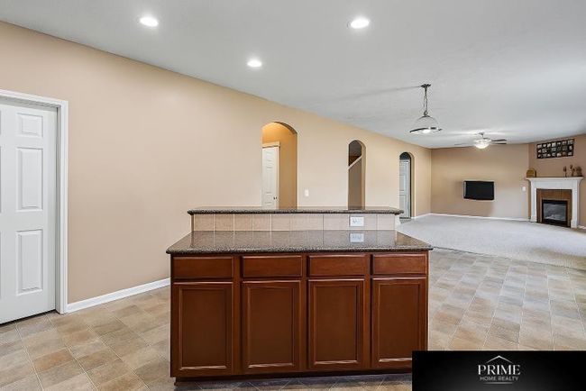 2204 Hummingbird Dr, House other with 5 bedrooms, 4 bathrooms and 3 parking in Bellevue NE | Image 7