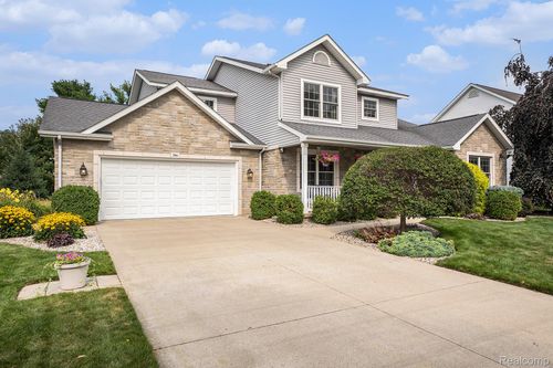 386 Stroebel Dr, Frankenmuth, MI, 48734-9319 | Card Image