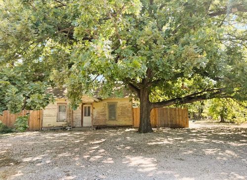 443 W Jackson Street, Bartlett, TX, 76511 | Card Image
