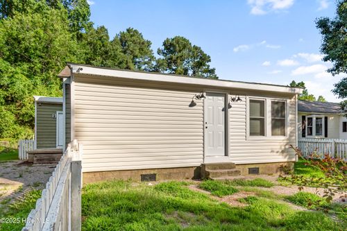 200 S Shore Dr, Jacksonville, NC, 28540-5634 | Card Image