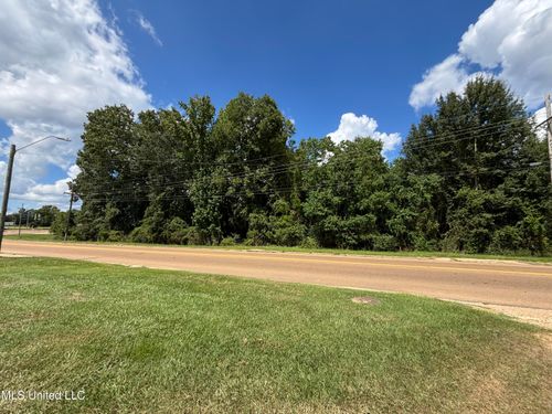 733 Industrial Park Rd Ne, Brookhaven, MS, 39601-2065 | Card Image