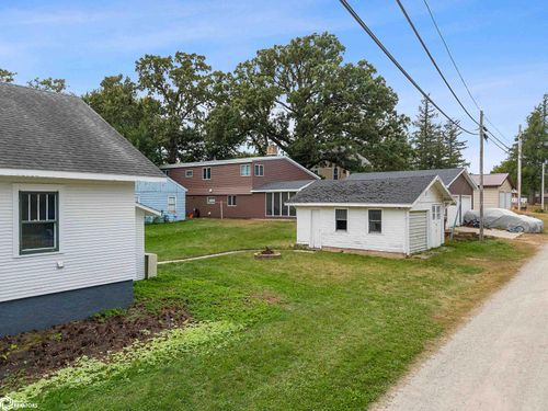 516 N 7th St, Forest City, IA, 50436-1221 | Card Image