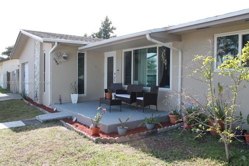 1910 Sw 98th Ter, Miramar, FL, 33025-1948 | Card Image