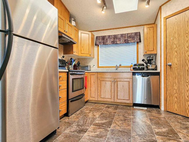 266 Mawdsley Crescent, Home with 2 bedrooms, 2 bathrooms and 3 parking in Grande Cache AB | Image 9