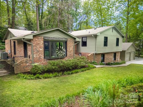 95 Ridgewood Pl, Brevard, NC, 28712-9543 | Card Image