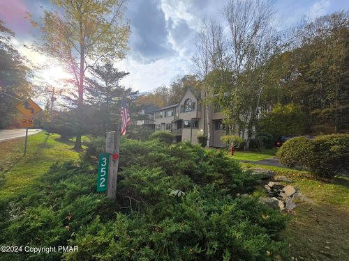 unit-11-352 Hollow Rd, East Stroudsburg, PA, 18302-8558 | Card Image