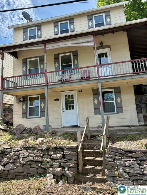 7 Walnut St, White Haven, PA, 18661-3900 | Card Image